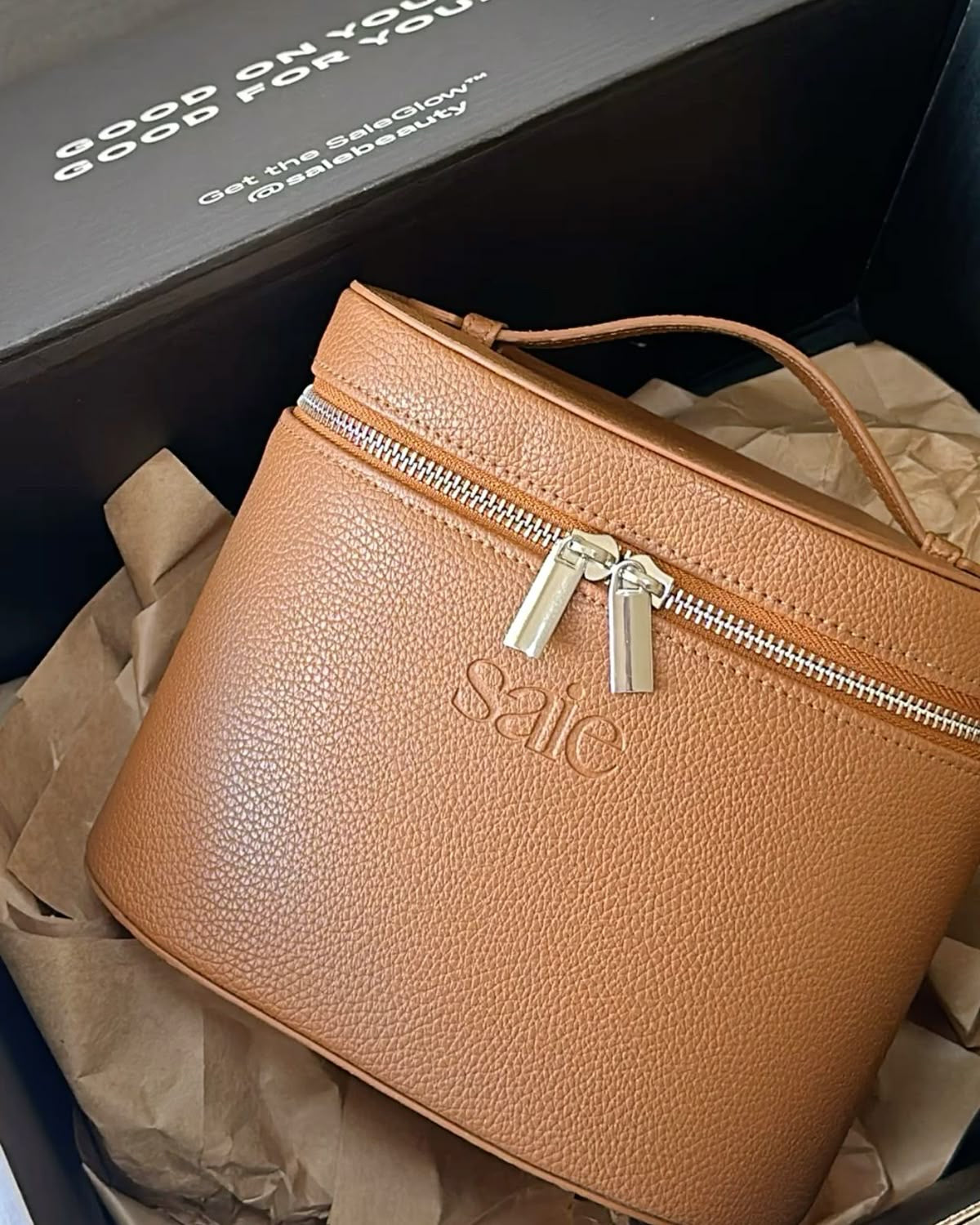 Saie The Vanity Case + Glowy super gel